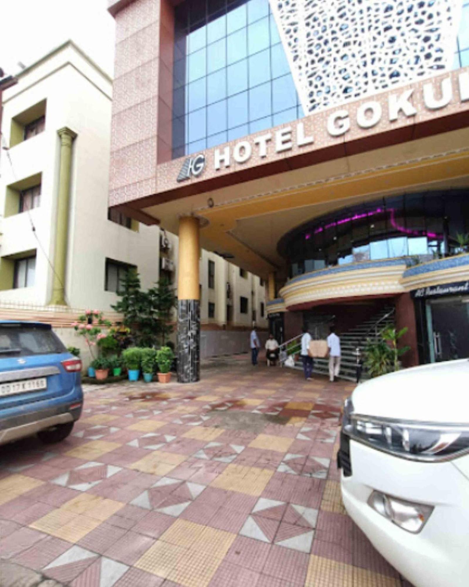 Gokul Plaza Hotel Bhubaneswar Exterior photo